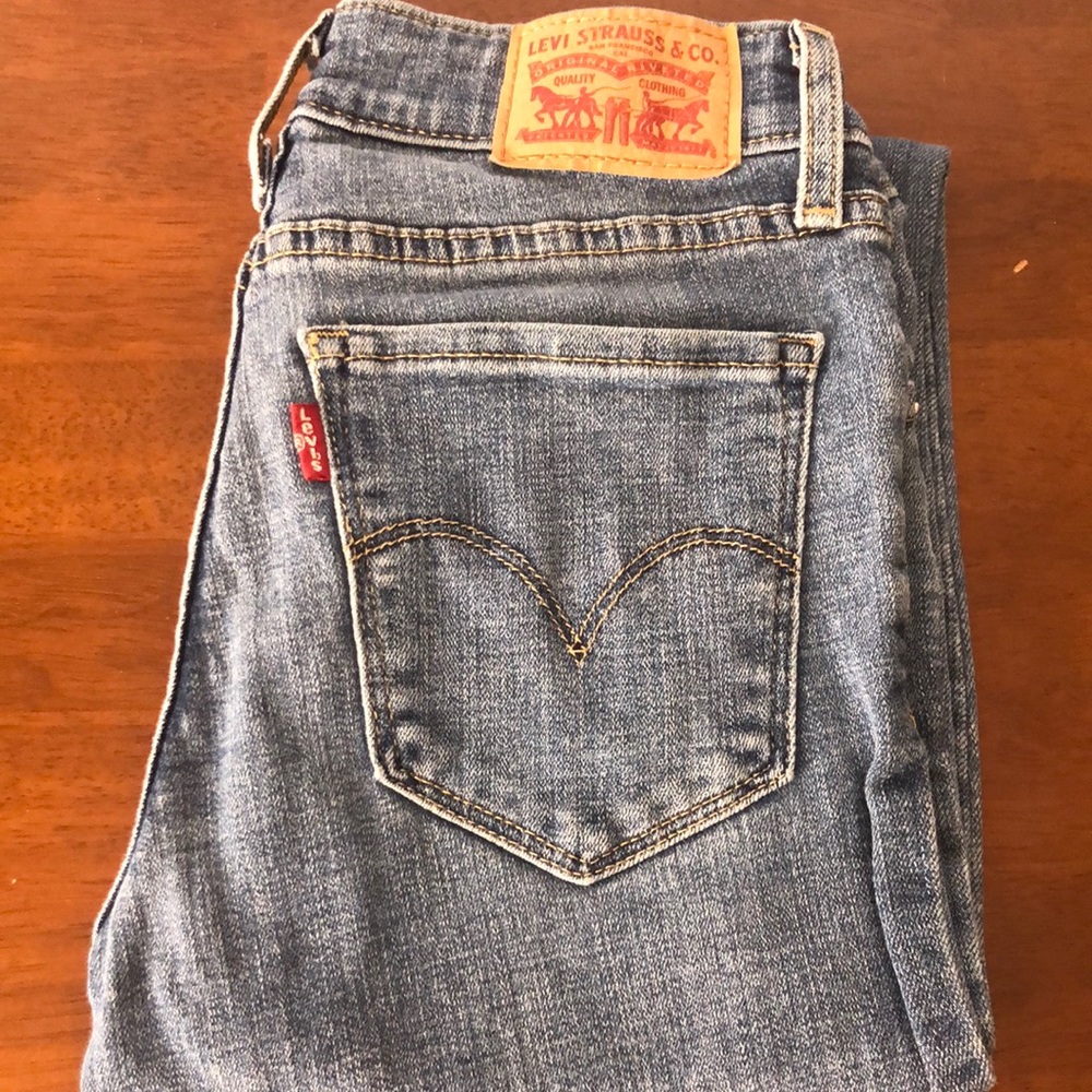 Levi’s 711 skinny jeans